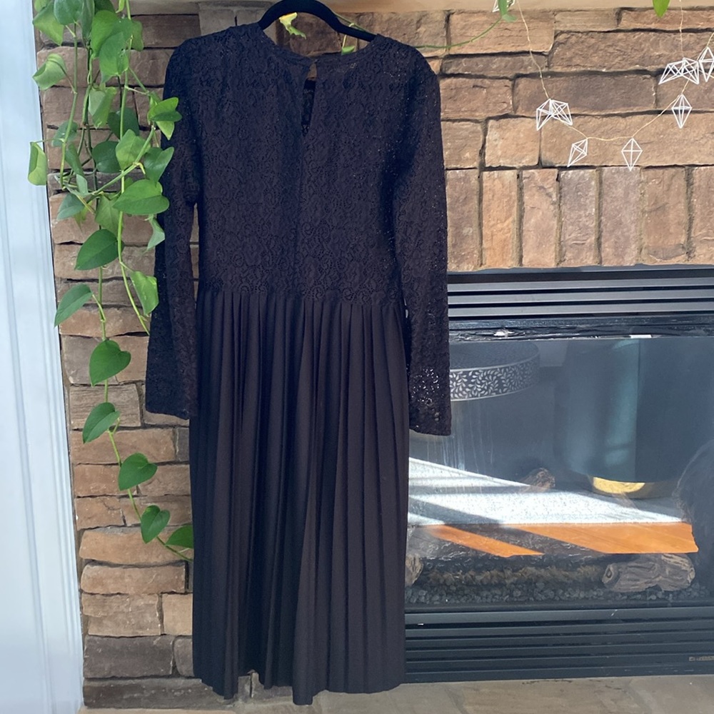 LACE PLEATED DRESS - Picture 3 of 4